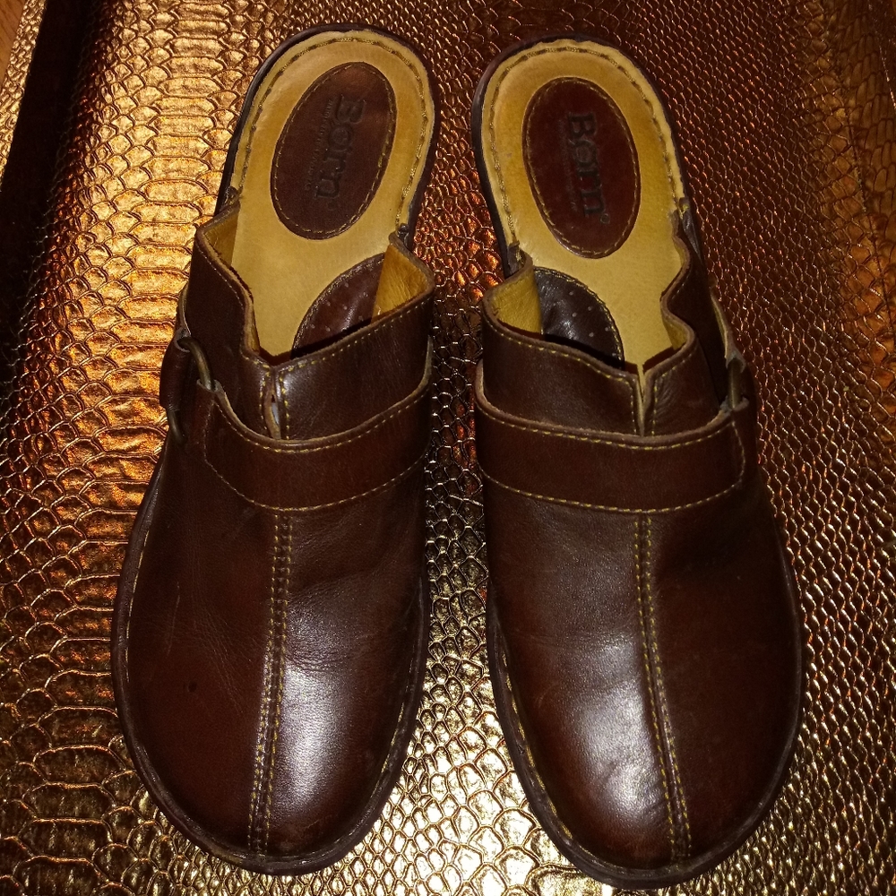 Born Leather brown clogs